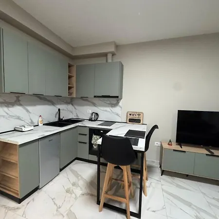 Dennys At Gardenia Myslym Shyri דירה *