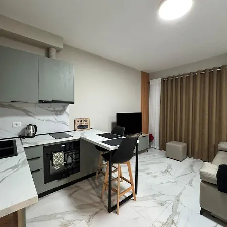 דירה Dennys At Gardenia Myslym Shyri *