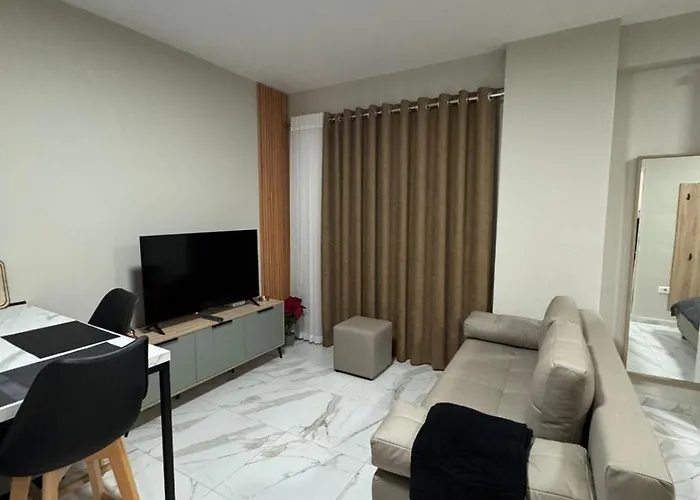 Dennys At Gardenia Myslym Shyri דירה טיראנה