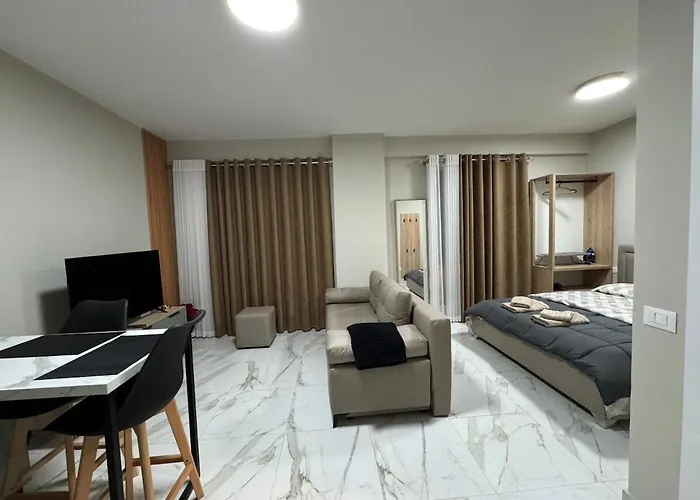 Dennys At Gardenia Myslym Shyri